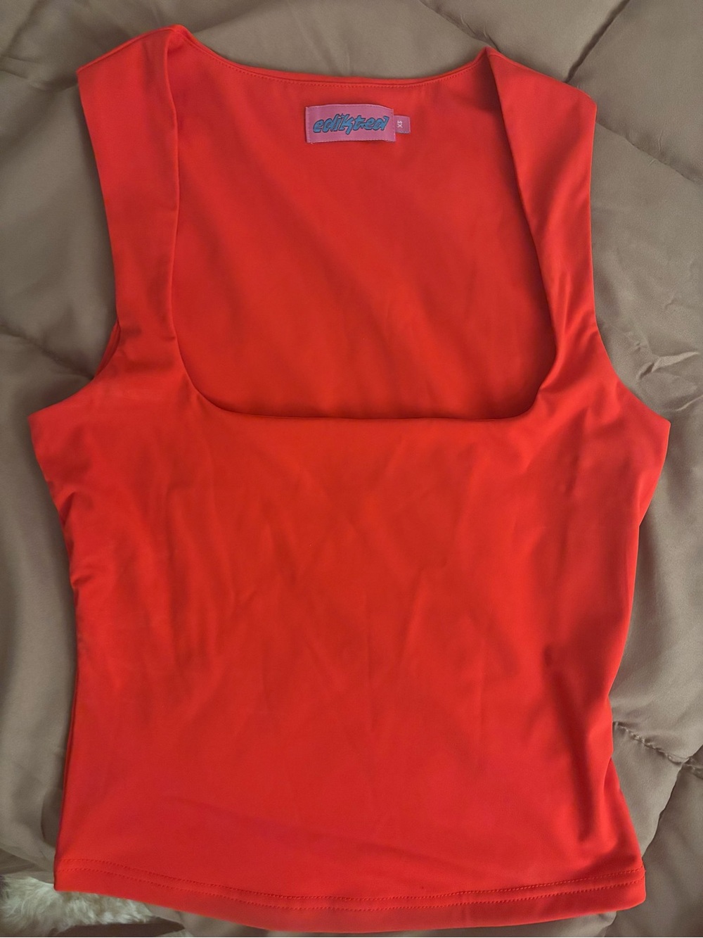 Edikted red top